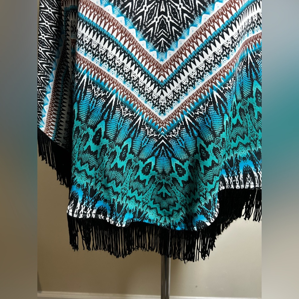 Chenault Black and Gold Garment - Picture 3 of 8